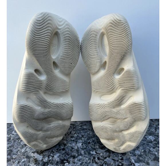 Adidas Yeezy Foam RNNR Shoes Mens Size 7 US Sand Slip On EVA Slides main image 9